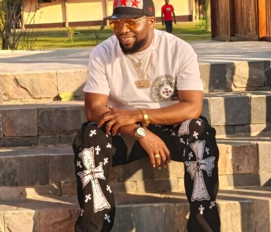 Kings Malembe Malemebe Ft Luwi Caris – Awe Tatulechula Mp3 Download 